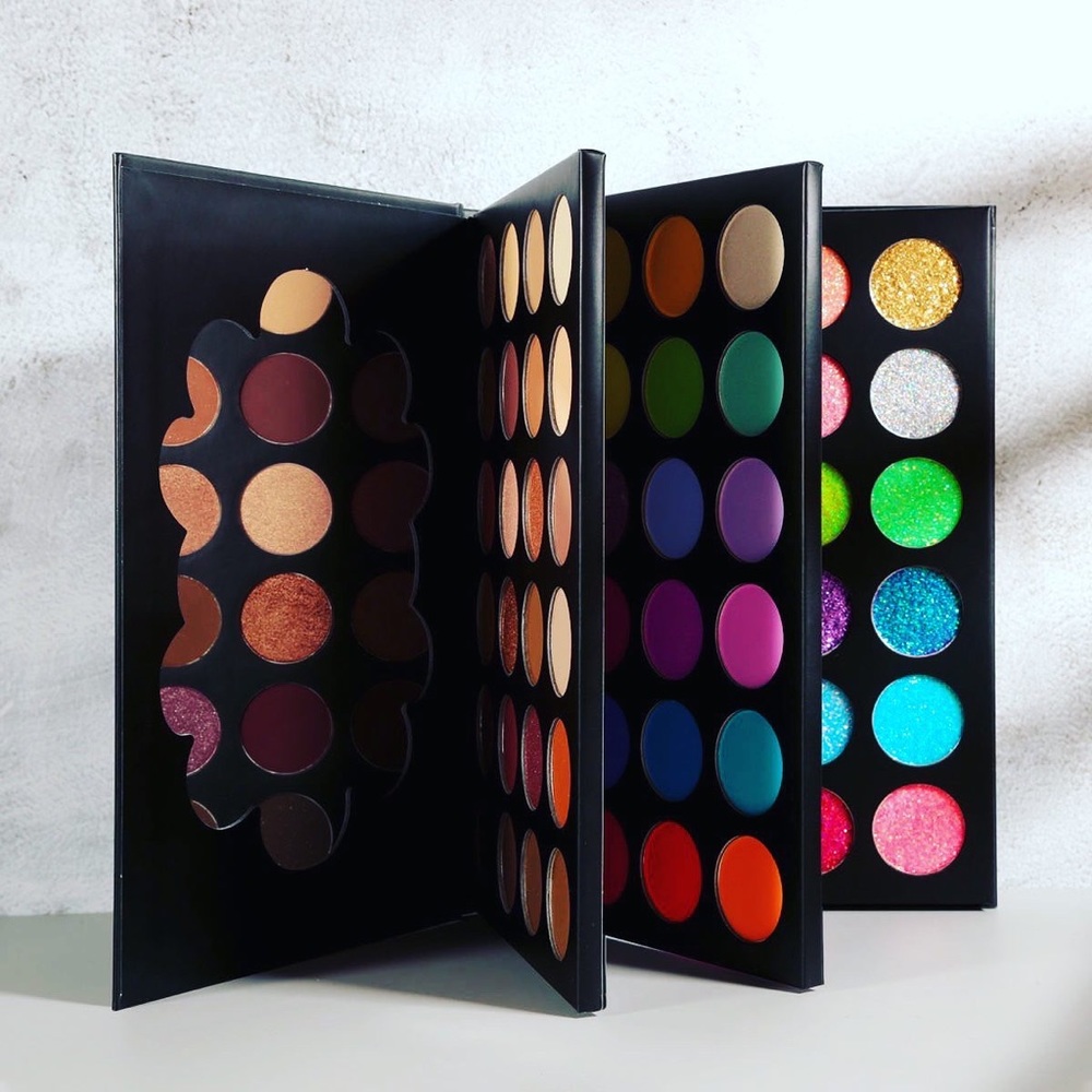 A Book of Colors Eyeshadow Palette